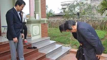 Japanese ambassador to Vietnam condoles with Linh’s family