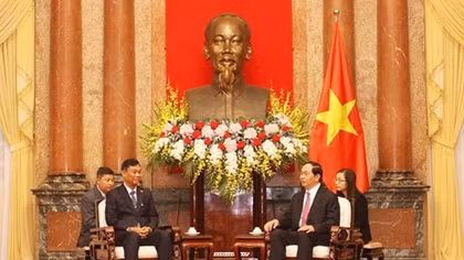 President pledges to encourage investment to Myanmar