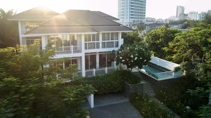 Premier village Danang resort won "World's luxury family beach resort" award 2018