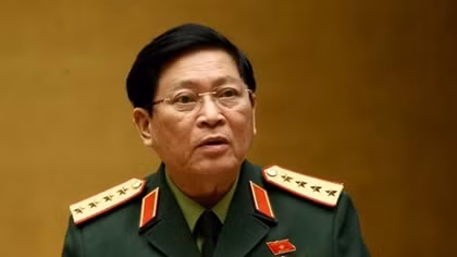 Vietnamese, Russian Defence Ministers hold phone discussion