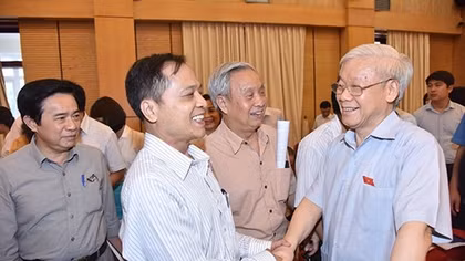 Voters praise anti-corruption efforts at meeting with Party leader