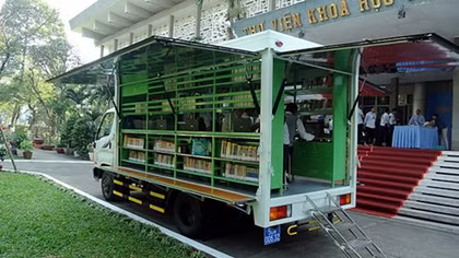 Mobile libraries for disadvantaged provinces