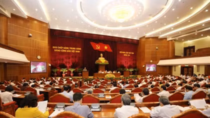Fourth working day of Party Central Committee’s 8th plenum