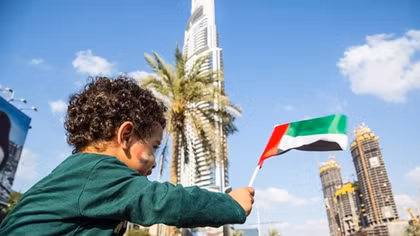 Vietnamese leaders congratulate UAE on National Day