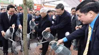 Party leader pays Tet visit to Hung Yen province