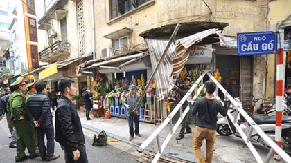 Hanoi, Danang start operation clear pavements