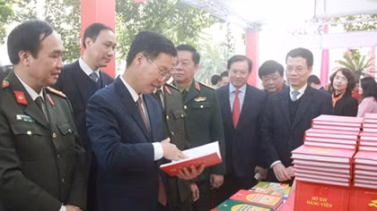Book exhibition to mark Party’s 90th anniversary opened in Hanoi