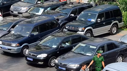 Ho Chi Minh City to pilot paying travelling costs for officials instead of using State-owned cars