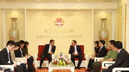 Deputy Minister Nguyen Van Thanh receives Japaneses Ambassador