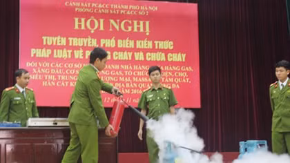 Firefighting training course for restaurants and welding shops