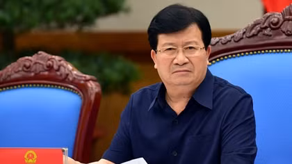 Deputy Prime Minister Trinh Dinh Dung arrives in Russia for an official visit