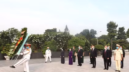 HCM City leaders pay tribute to war martyrs