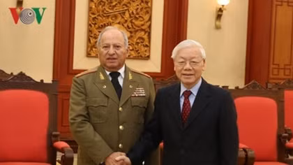 Vietnam pledges all possible support for defence ties with Cuba