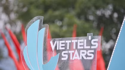 Viettel honors outstanding groups and individuals