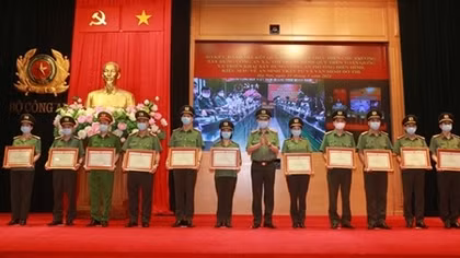 MPS reviews project on building communal-level professional police force