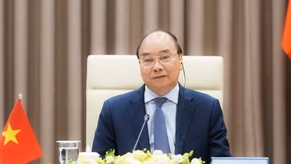 Permanent gov’t members discuss cooperation projects with Laos