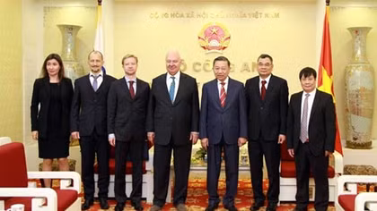 Minister To Lam receives outgoing Russian Ambassador