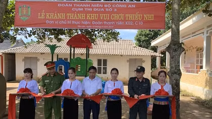 Public security youths conduct social activities in Hoa Binh province 