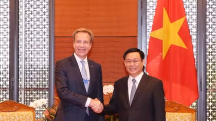 WEF willing to back Vietnam’s digital economy: WEF President