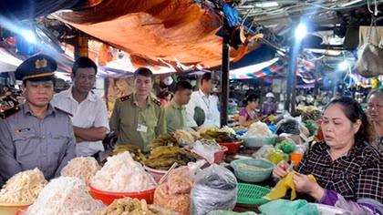 Bussinesses fined 17 billion VND for food safety violations in HCM City