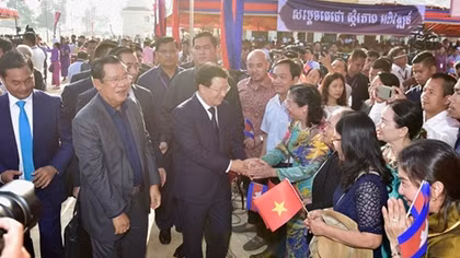 Cambodia-Vietnam border market launched to boost trade