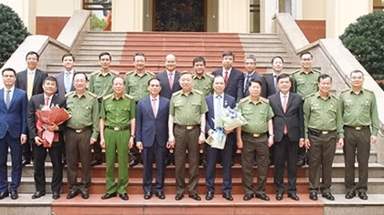 Leaders of Ministry of Public Security and Ministry of Foreign Affairs receive honors