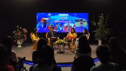 Australia helps Vietnam train female sports journalists