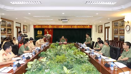 Traffic police urged to apply information technology in ensuring traffic order and safety