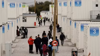 France to begin moving migrant minors from Calais on Nov. 2