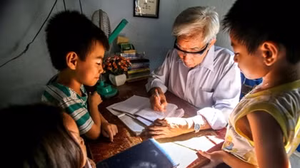 70-year-old teacher gives poor kids an education they deserve