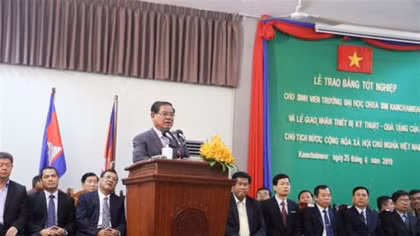 Cambodian Deputy PM values Vietnam’s support for education sector