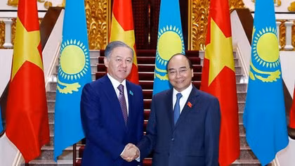 PM receives Kazakhstan’s lower house leader