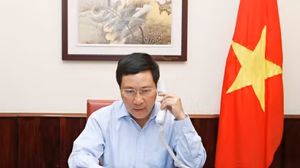 Deputy Prime Minister Pham Binh Minh talks with Indonesian Foreign Minister