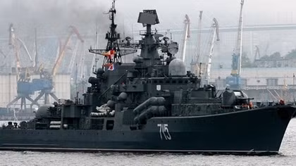 Russian warship pays friendly visit to Vietnam