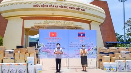 Quang Tri helps Laos combat COVID-19