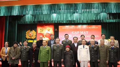 Ministry of Public Security holds meeting with retired high-ranking police officers