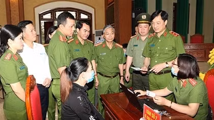 Deputy Minister Nguyen Duy Ngoc inspects e-ID card issuance work in Northern provinces