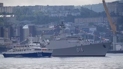 Vietnam’s naval ships join Russian Navy Day parade