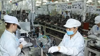 Vietnam should develop high-added value electronics sector, say experts