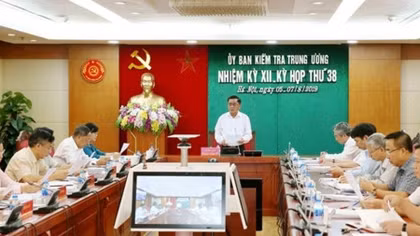 Party’s inspection commission checks violations in Khanh Hoa, Dong Nai