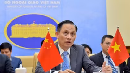 Vietnam, China discuss bilateral cooperation, border issues