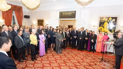 US vows to deepen ties with Vietnam