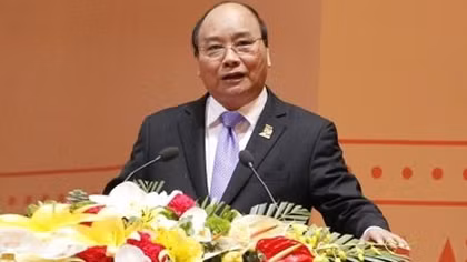 PM Phuc encourages youths to become pioneers in all sectors