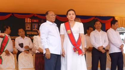 Vietnamese businesswoman receives First-class Friendship Medal from Cambodia