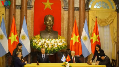 Vietnam, Argentina sign cooperation documents