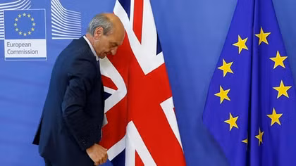 Britain 'confident' of new phase in Brexit talks by October