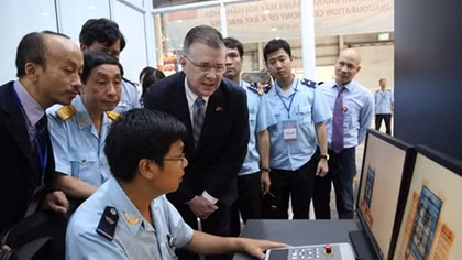 US Government grants Vietnam Customs a USD 200,000 X-ray scanner