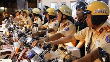 Hanoi Police to form 24 new patrol teams to check road safety observaton