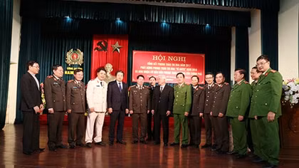 Nam Dinh Provincial Police praised for great achievements 