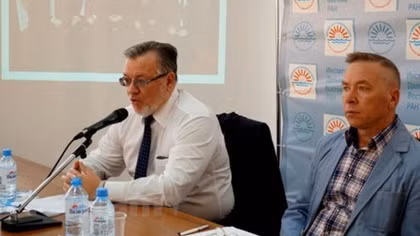 Russian centre holds roundtable on Vietnam-Russia relations